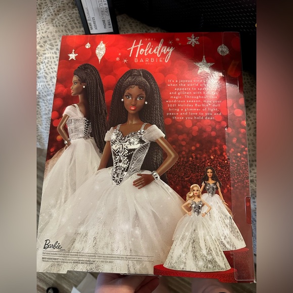 Holiday Barbie AA nib 2021 - Picture 3 of 8